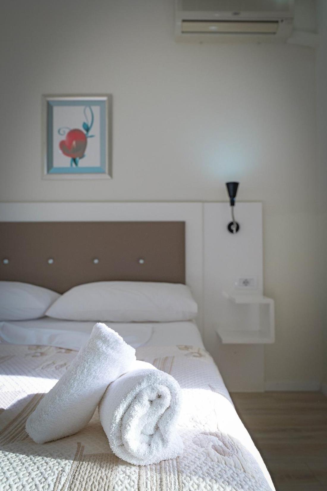 סרנדה Helia Seaside Hotel מראה חיצוני תמונה
