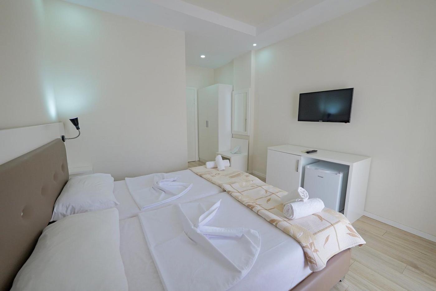 סרנדה Helia Seaside Hotel מראה חיצוני תמונה
