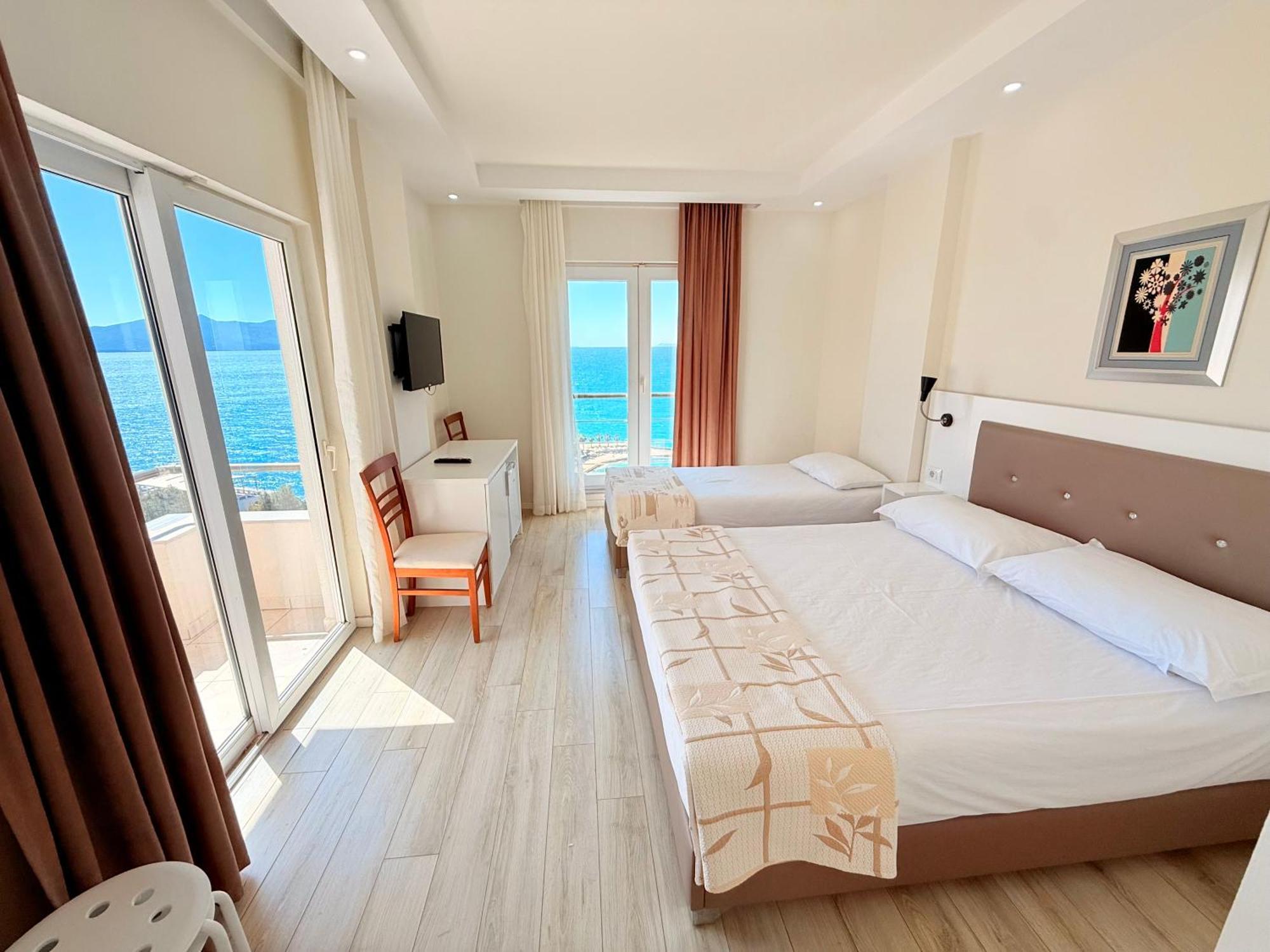 סרנדה Helia Seaside Hotel מראה חיצוני תמונה